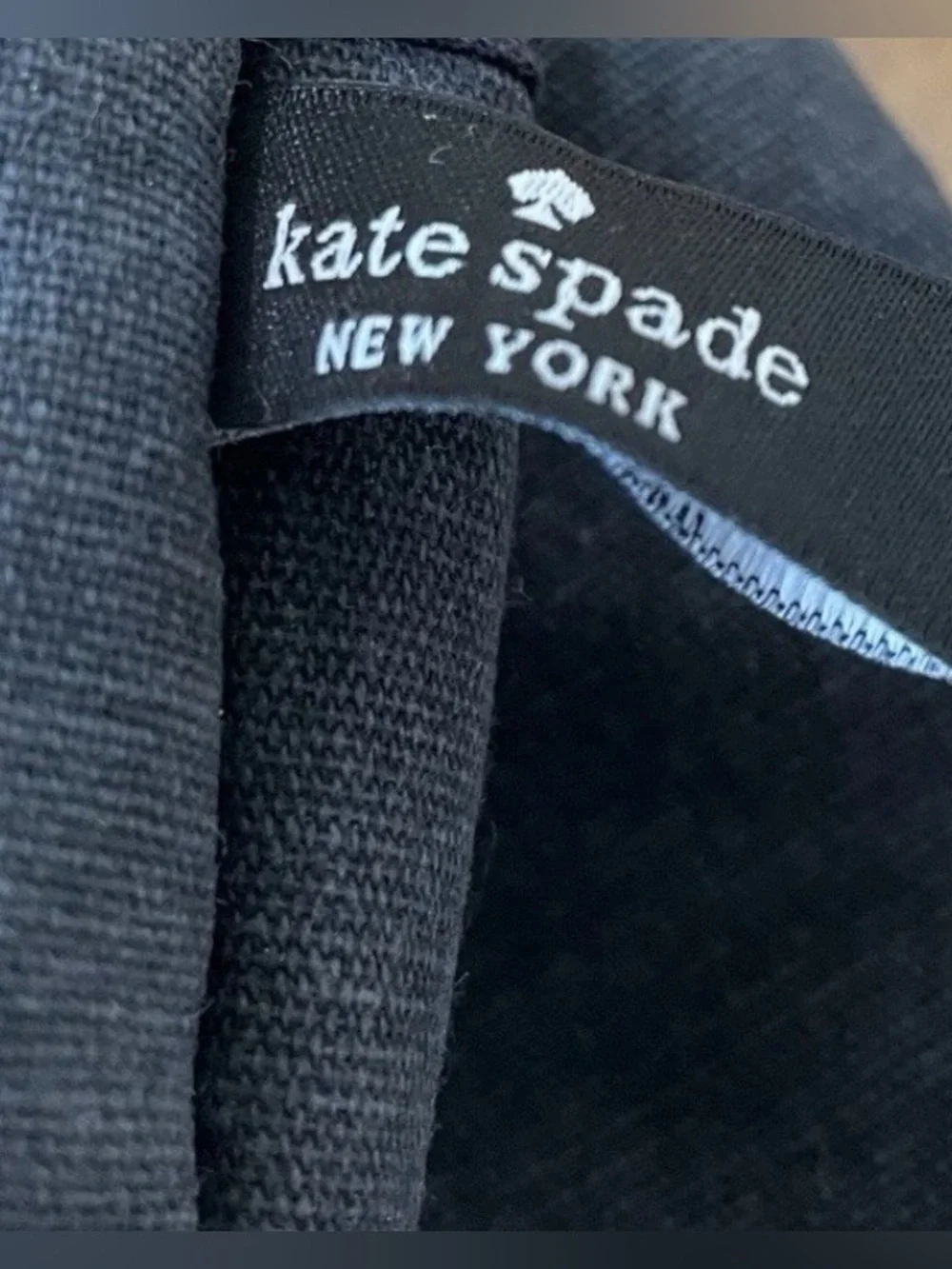Kate Spade Deco Dot Oven Mitts – Black Wash w/ White Polka Dots